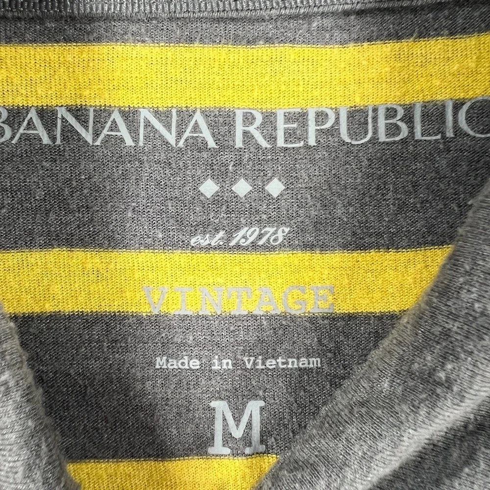 Banana Republic Mens Size Medium Gray‎ Yellow Striped Short Sleeve Polo Shirt